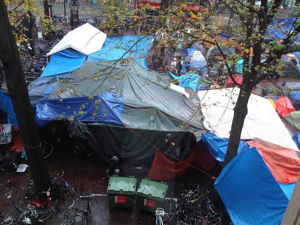 Occupy Amsterdam 2011 Beursplein Damrak